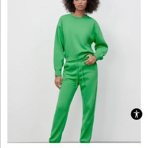 Zara - PLUSH JOGGING PANTS - Green - Size M